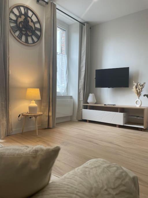 Joli Appartement Avec Parking - Proche Centre Ville Chartres Exterior photo